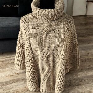 💖 Luxe Italian Cable Knit Turtleneck Poncho 💖